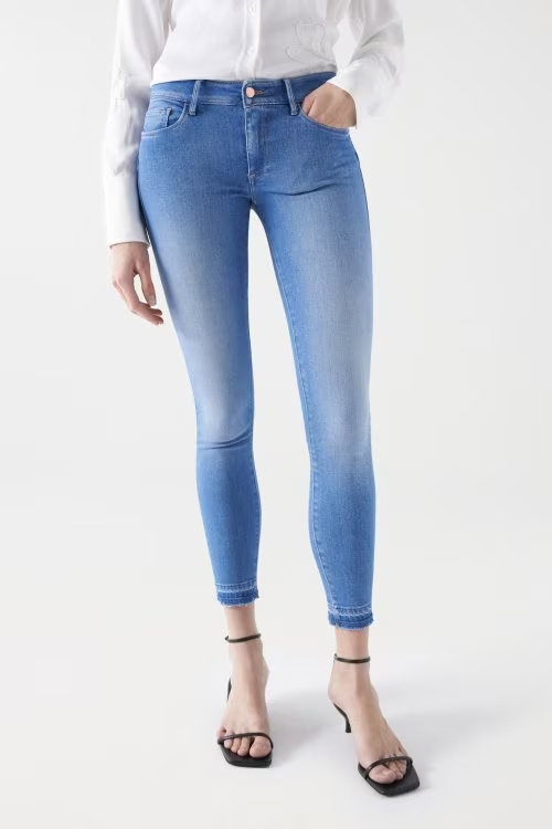 Best skinny jeans have been a dominant force in fashion for years, celebrated for their versatility and ability to flatter a wide array of body types.