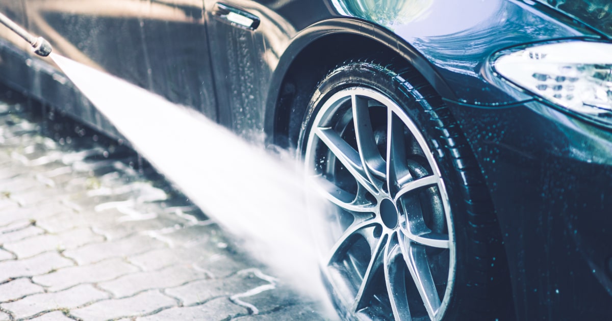 can you use a power washer on a car