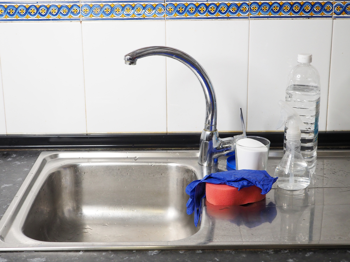 unclog sink with baking soda
