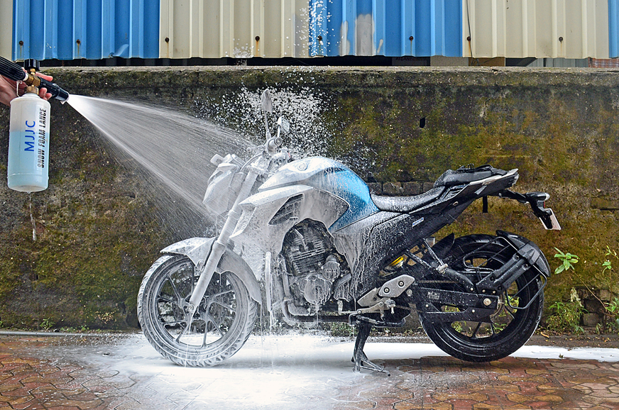 how to wash a motorcycle