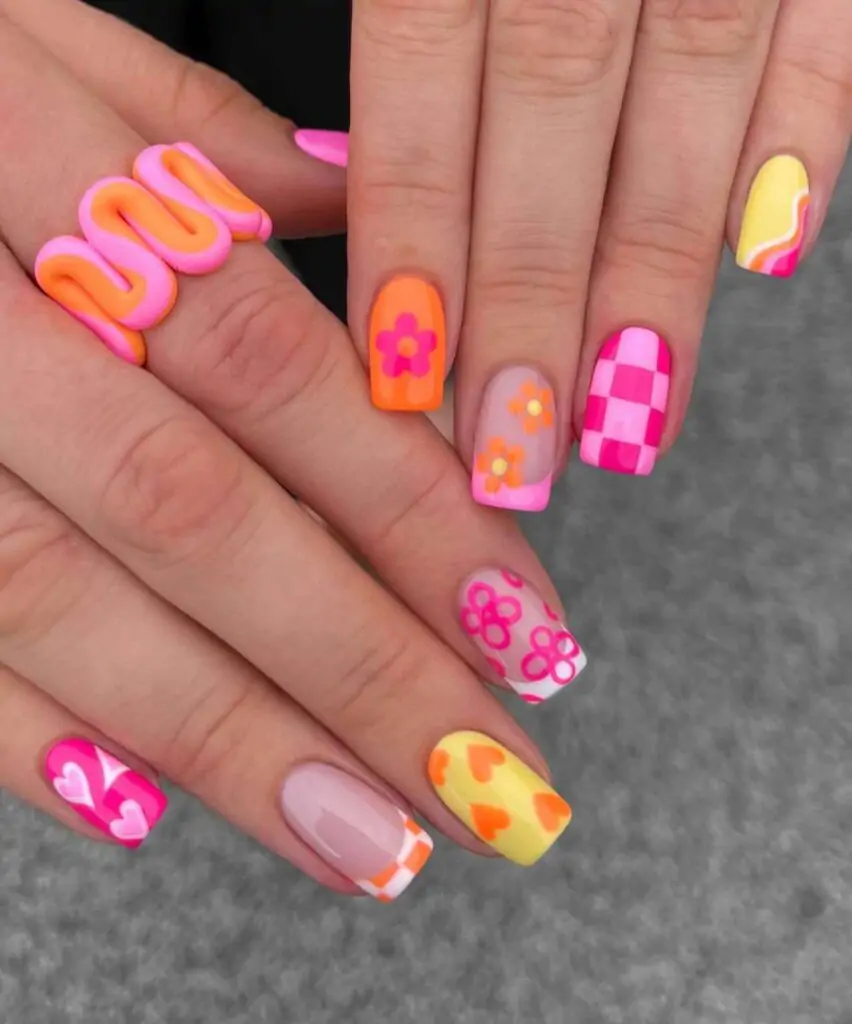 Pretty Summer Nails