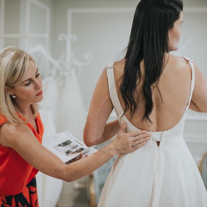 dress-fitting-alteration