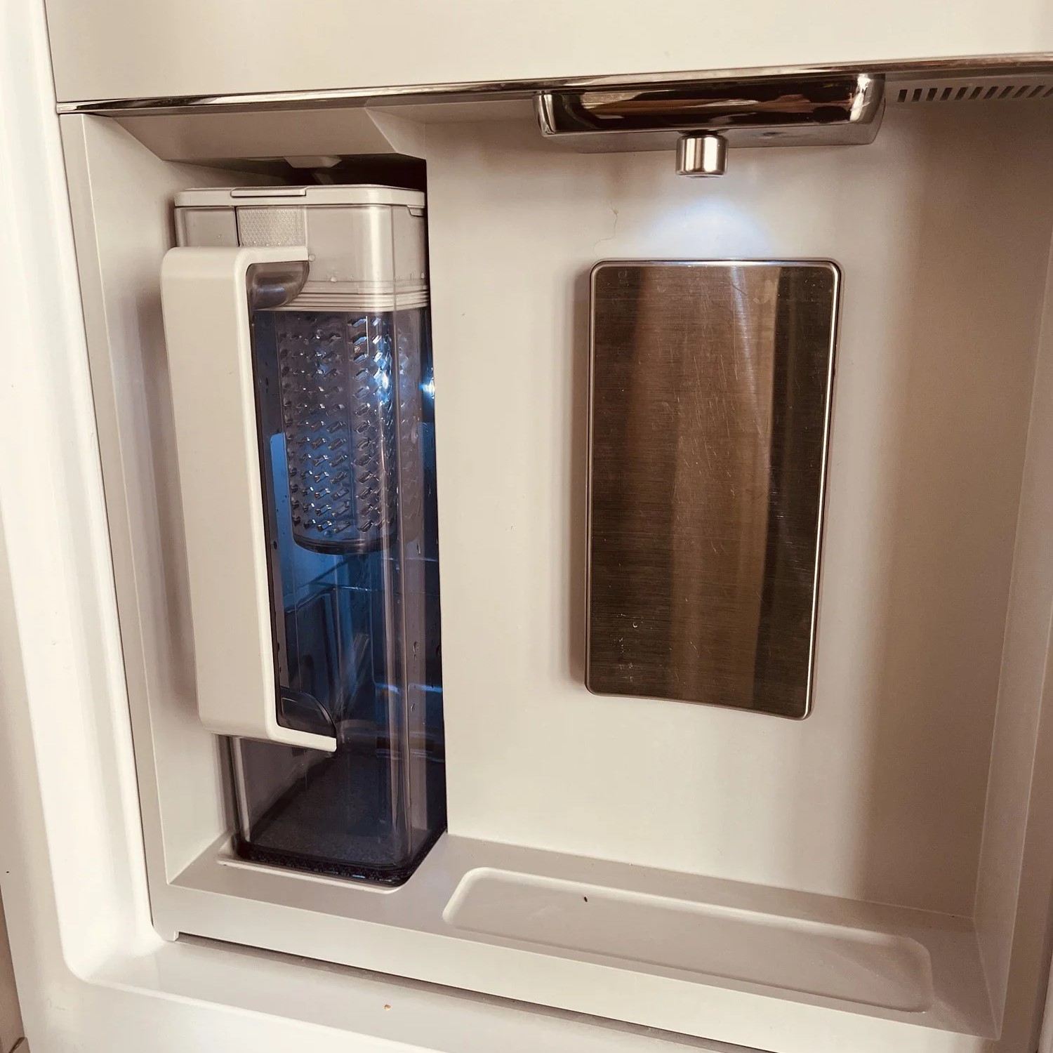 refrigerator water dispenser
