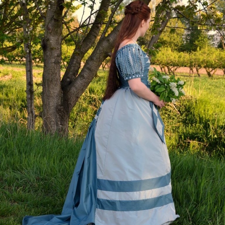 how to bustle a prom dress