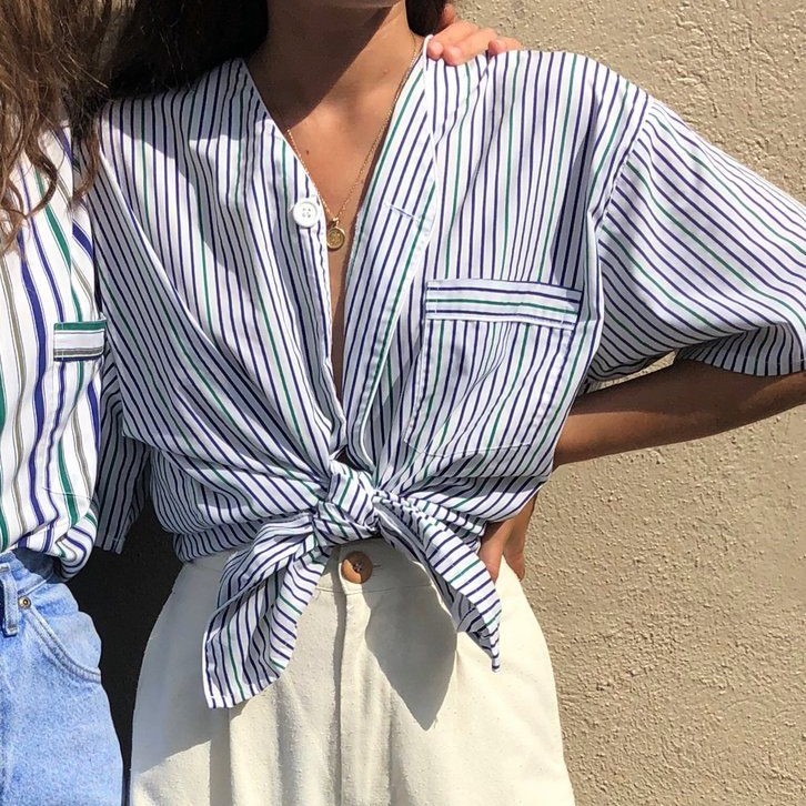 how to tie a knot in a shirt