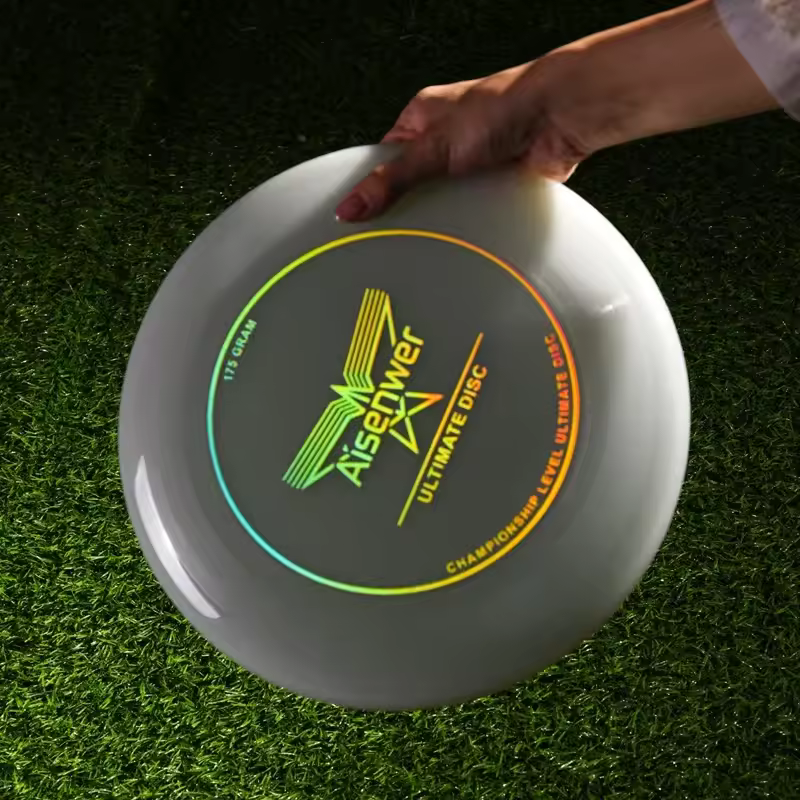 light ultimate frisbee