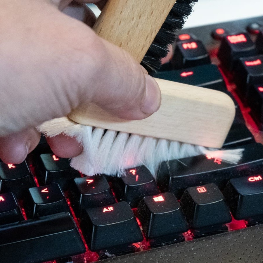clean a mechanical keyboard
