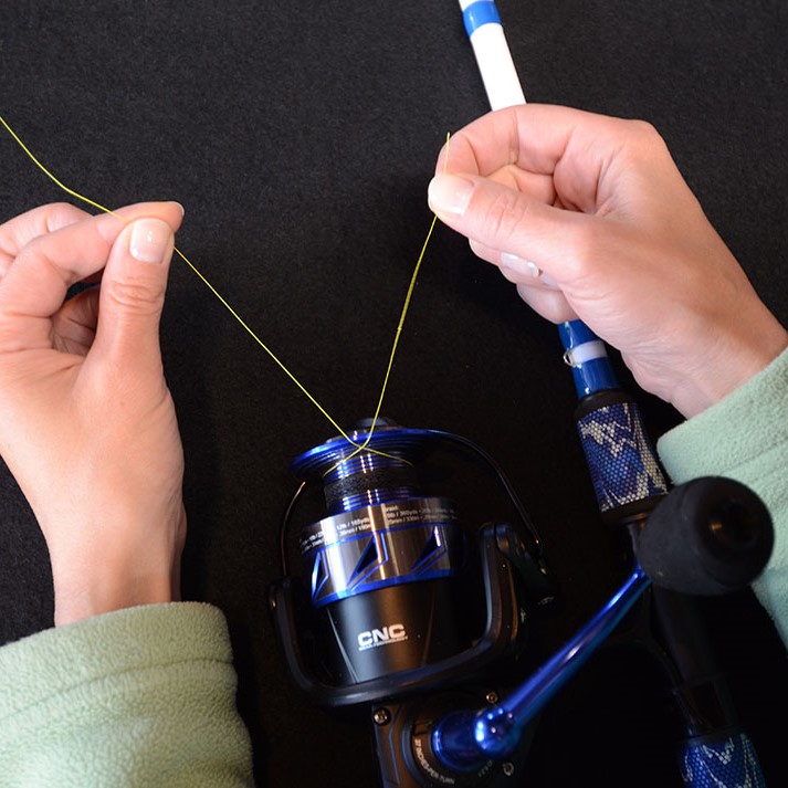 thread a fishing rod