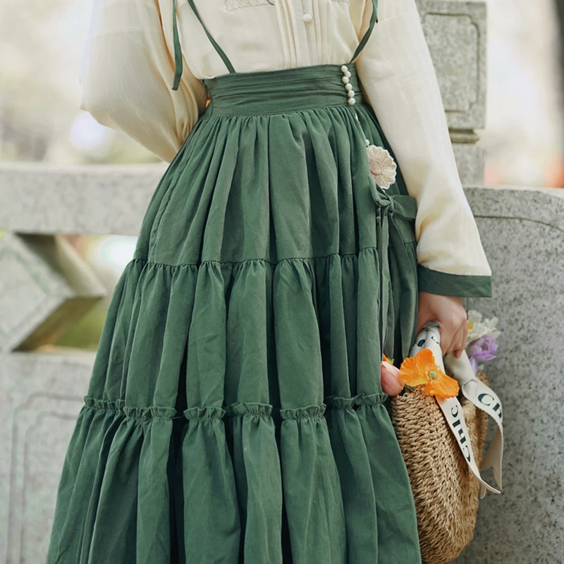 pleated skirts