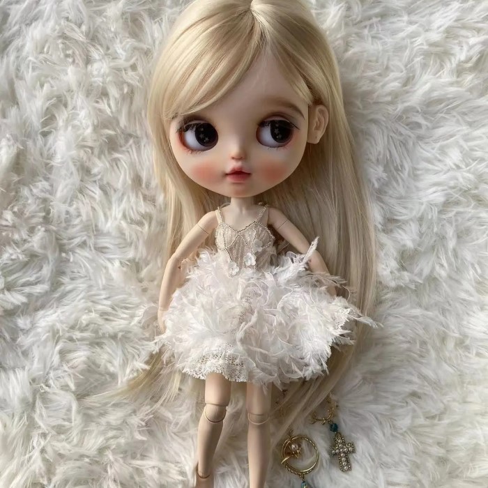 blythe doll