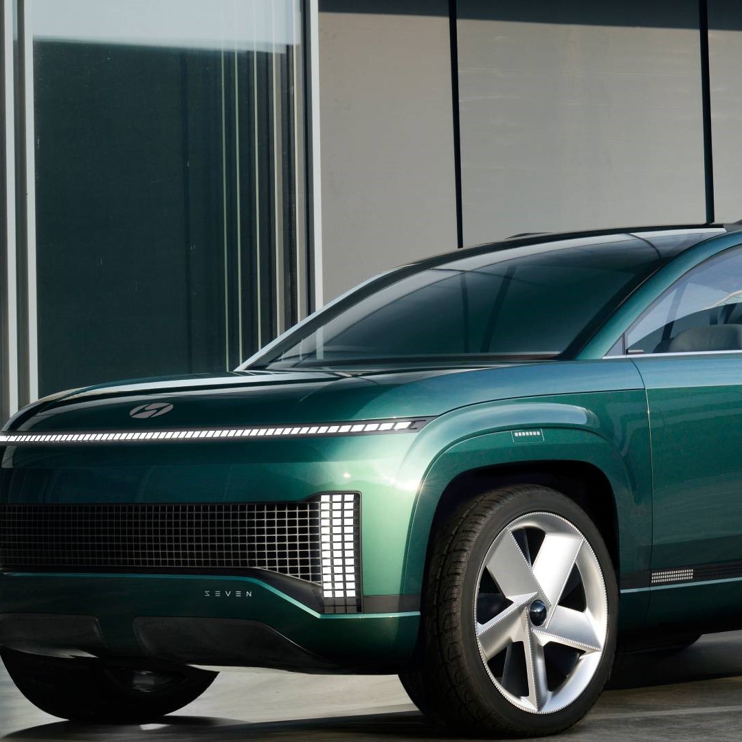 electric suv luxury
