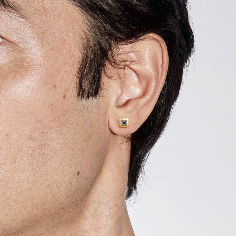 gold stud earrings
