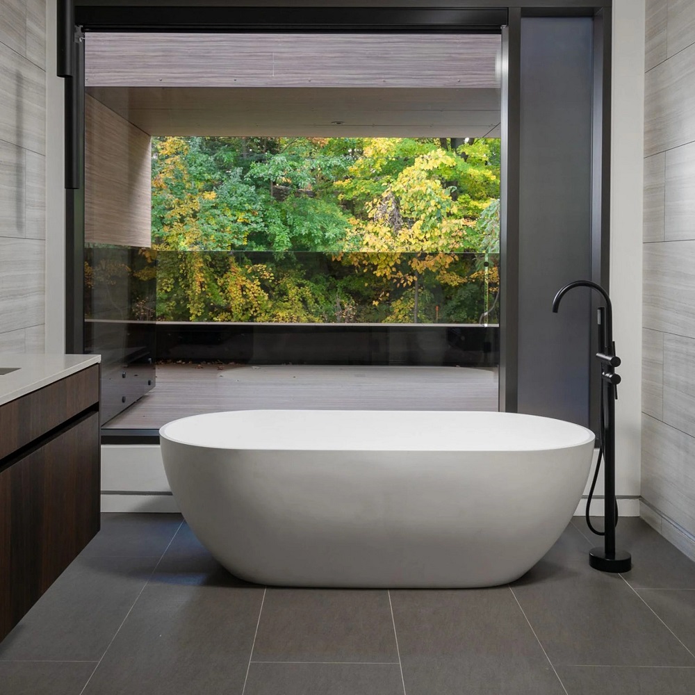 large bathtubs