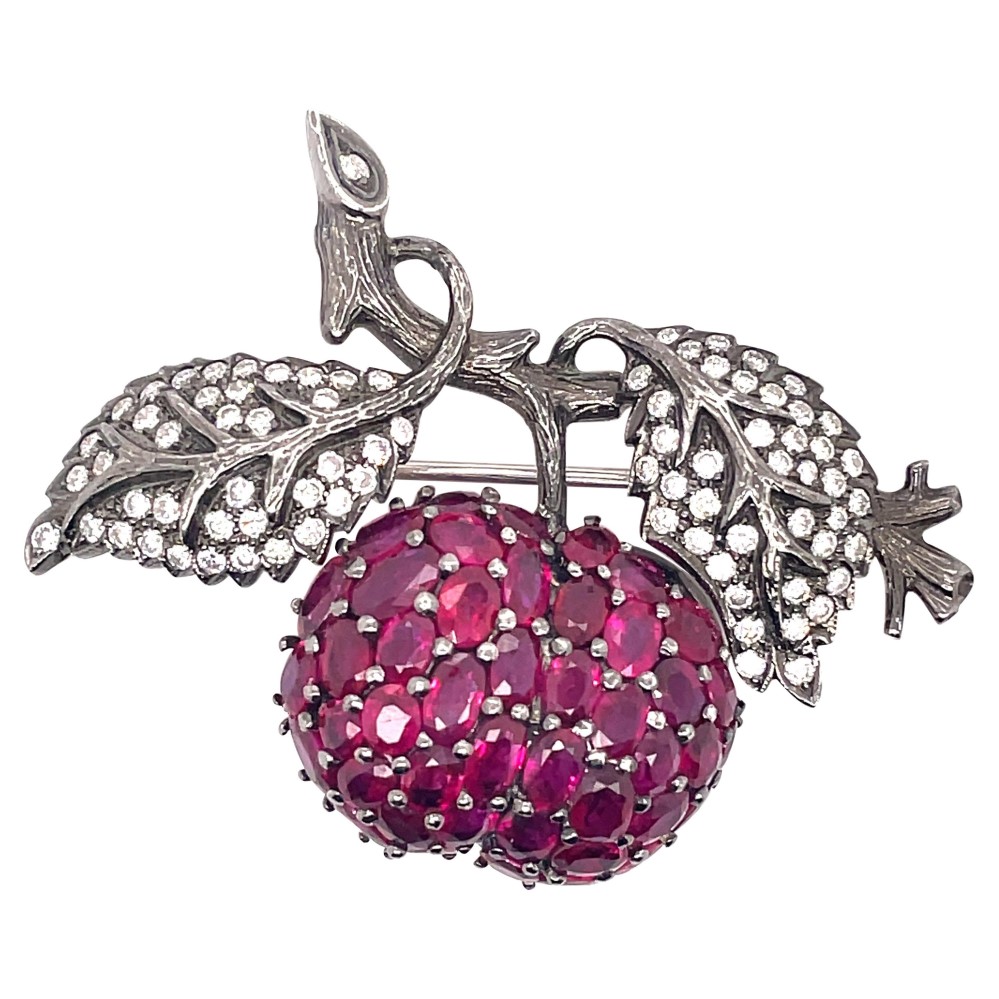 apple brooch