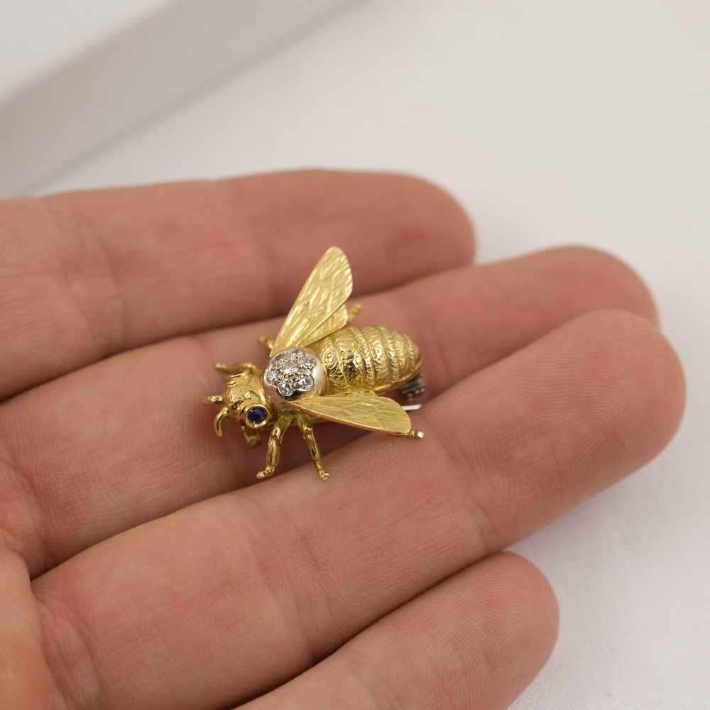 bee brooch