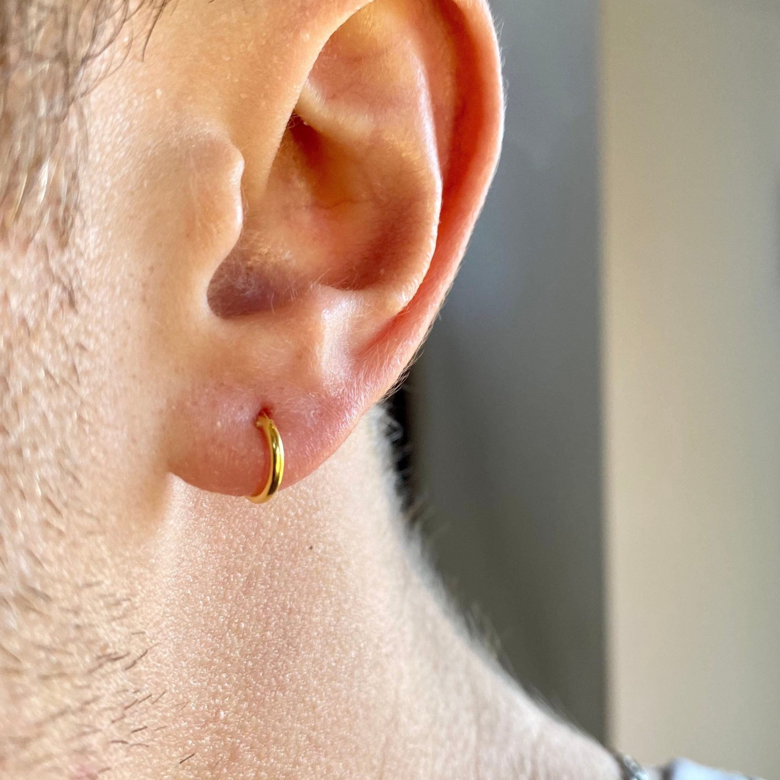 gold hoop earrings for men