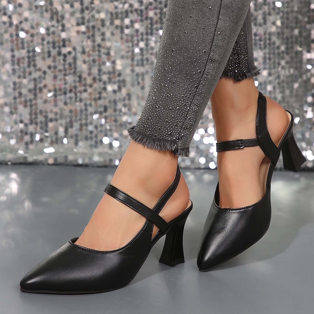 closed toe heels